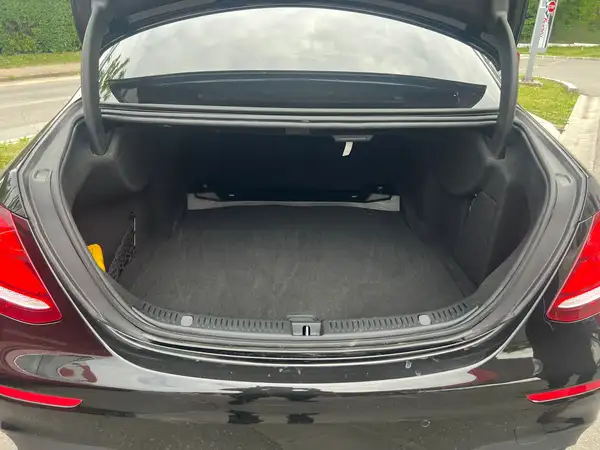 Mercedes E boot space